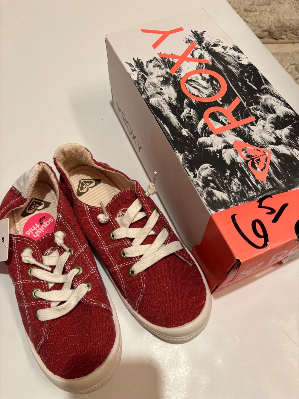 Roxy Surf Red Canvas Low-Top Sneakers with White Laces squish 6.5 bayshore
